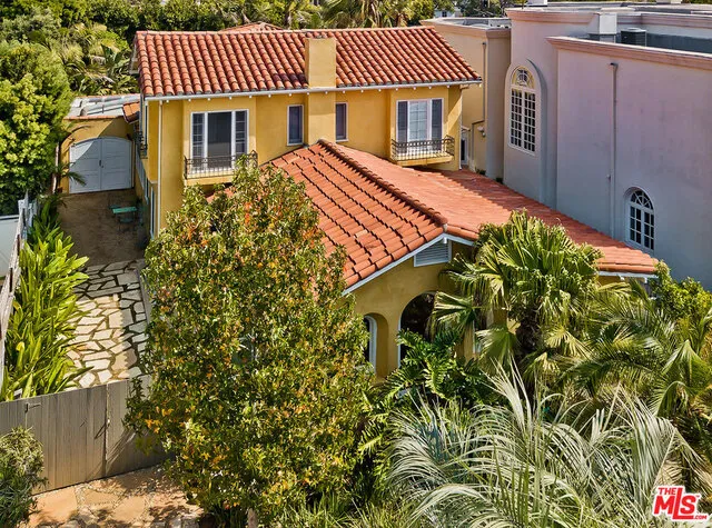 214 S MEDIO DRIVE Los Angeles, CA 90049