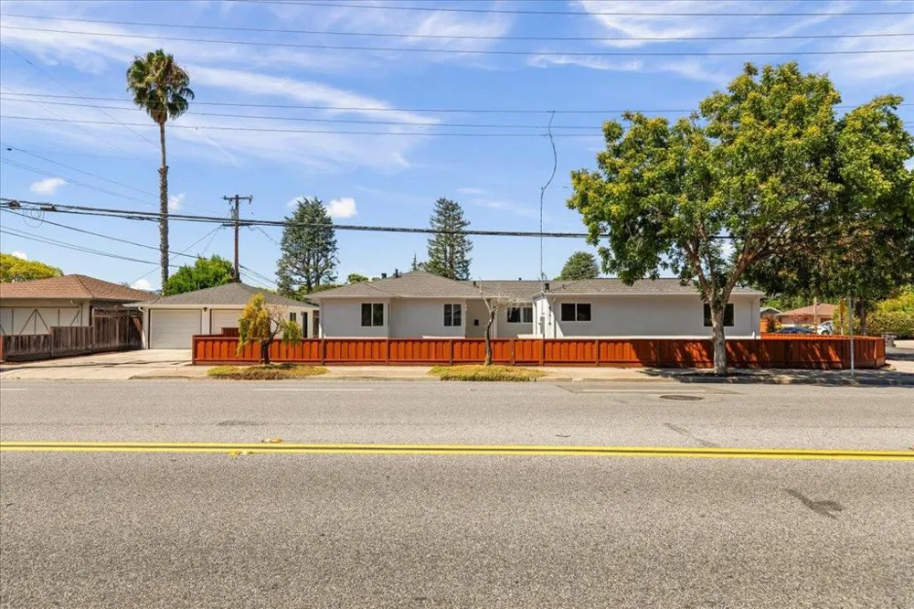 381 Leigh Avenue Campbell, CA 95008