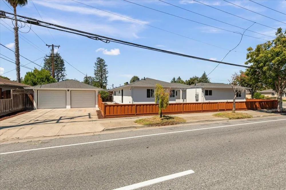 381 Leigh Avenue Campbell, CA 95008