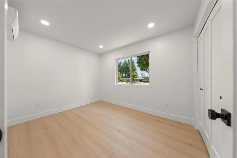 381 Leigh Avenue Campbell, CA 95008