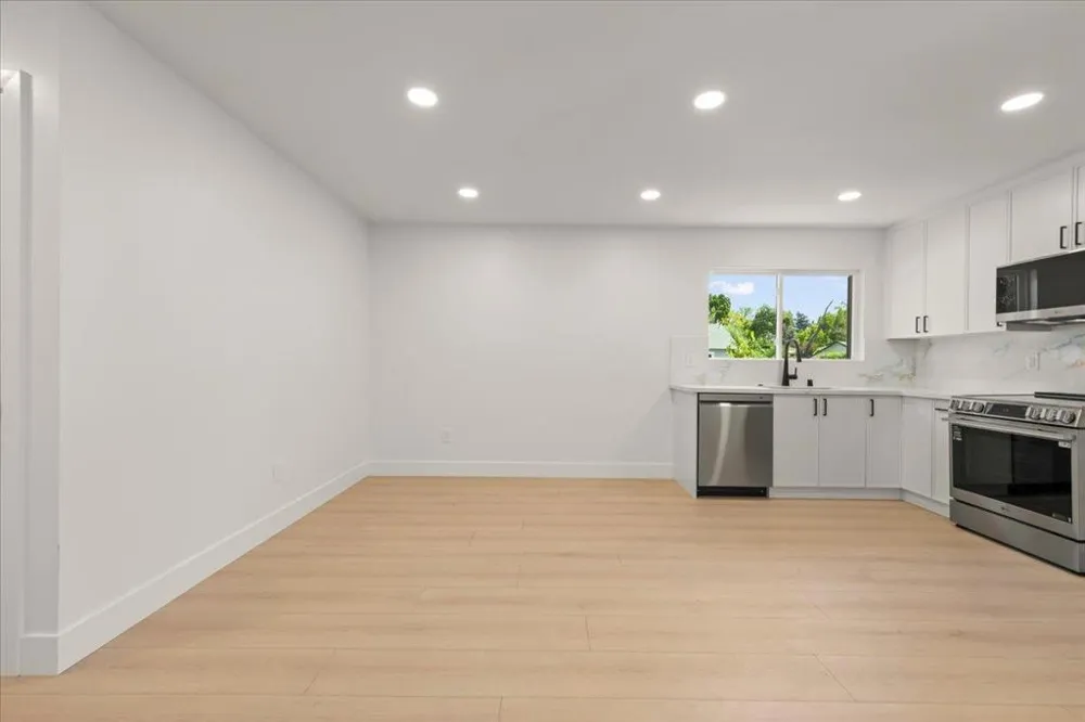 381 Leigh Avenue Campbell, CA 95008