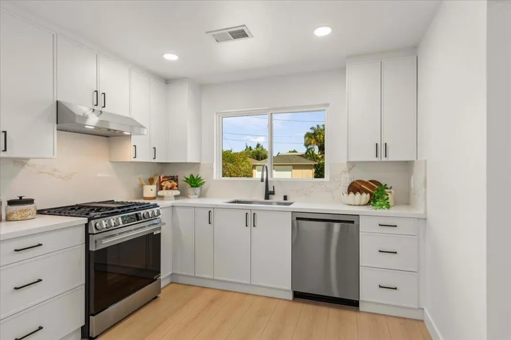 381 Leigh Avenue Campbell, CA 95008