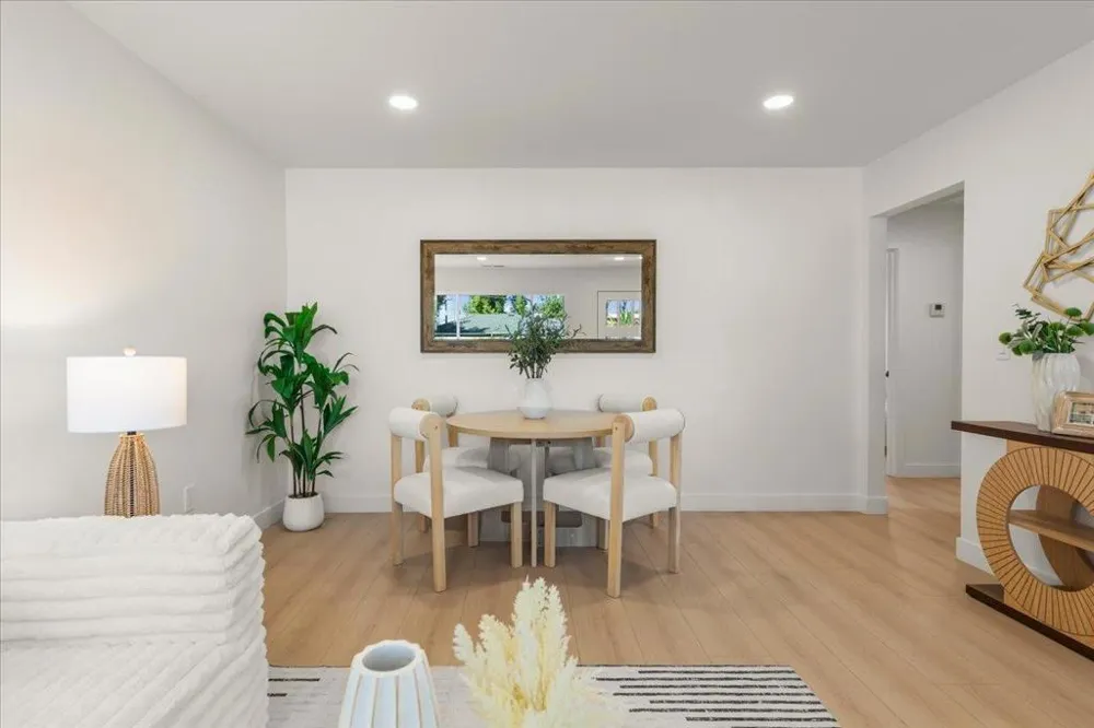 381 Leigh Avenue Campbell, CA 95008