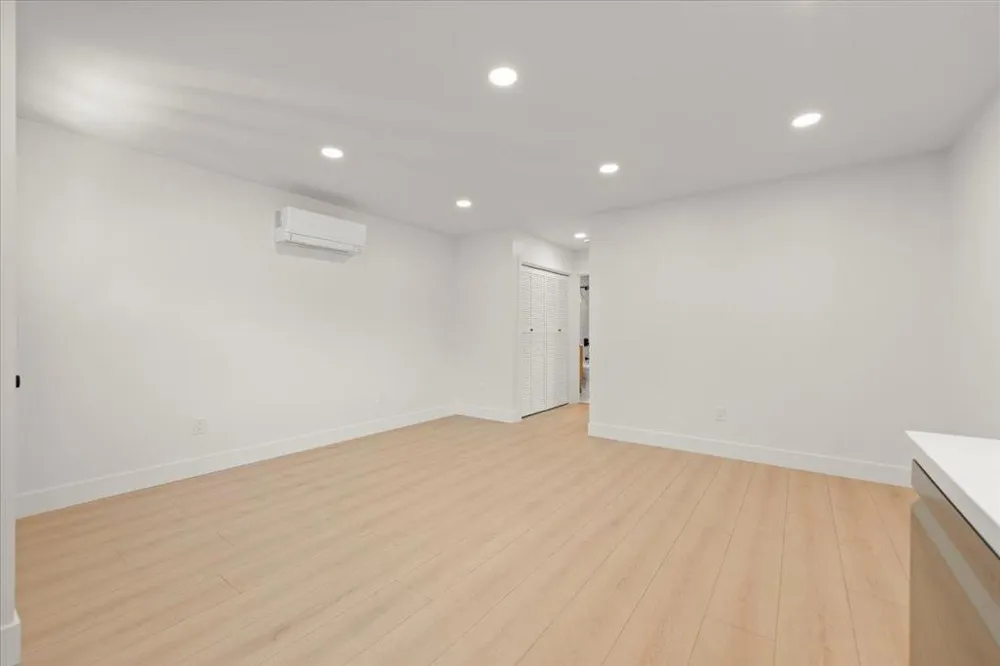 381 Leigh Avenue Campbell, CA 95008
