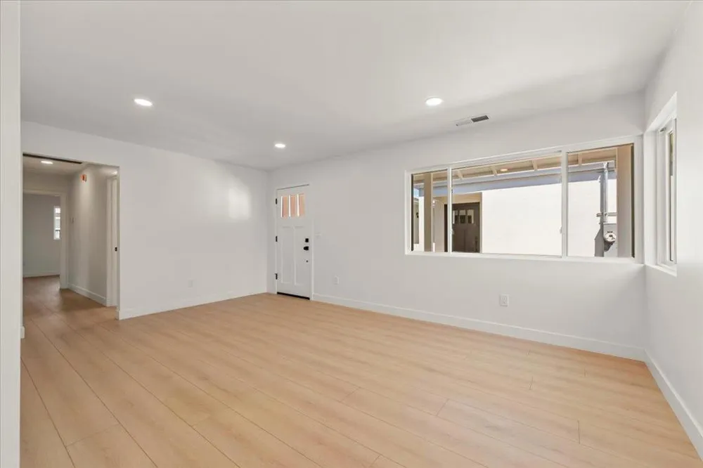 381 Leigh Avenue Campbell, CA 95008