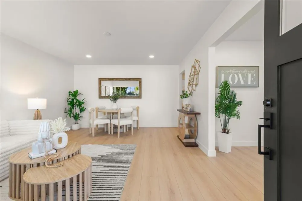 381 Leigh Avenue Campbell, CA 95008