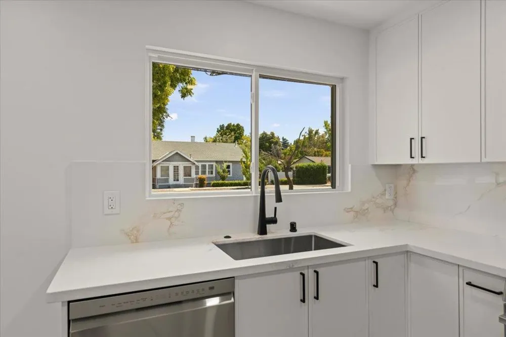 381 Leigh Avenue Campbell, CA 95008