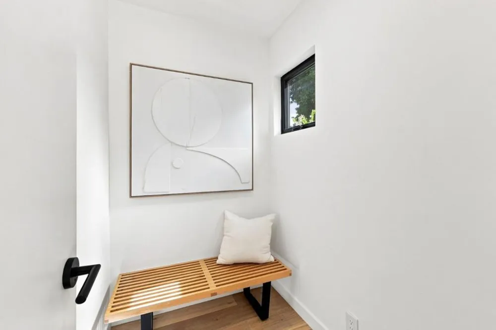 3992 Bibbits Drive Palo Alto, CA 94303