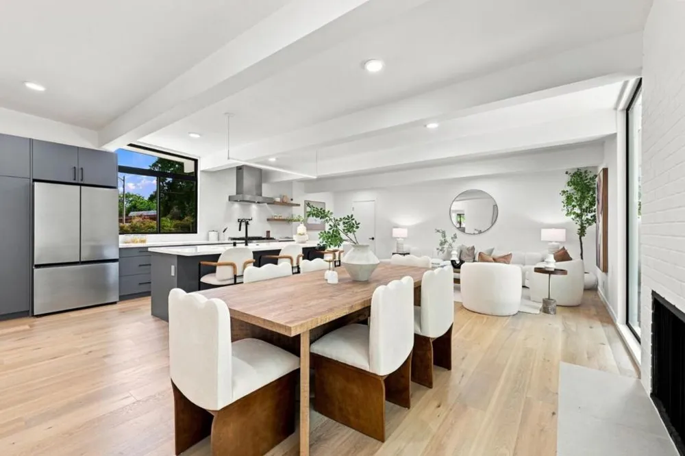 3992 Bibbits Drive Palo Alto, CA 94303