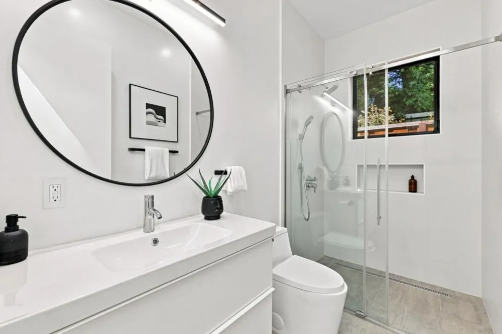 3992 Bibbits Drive Palo Alto, CA 94303
