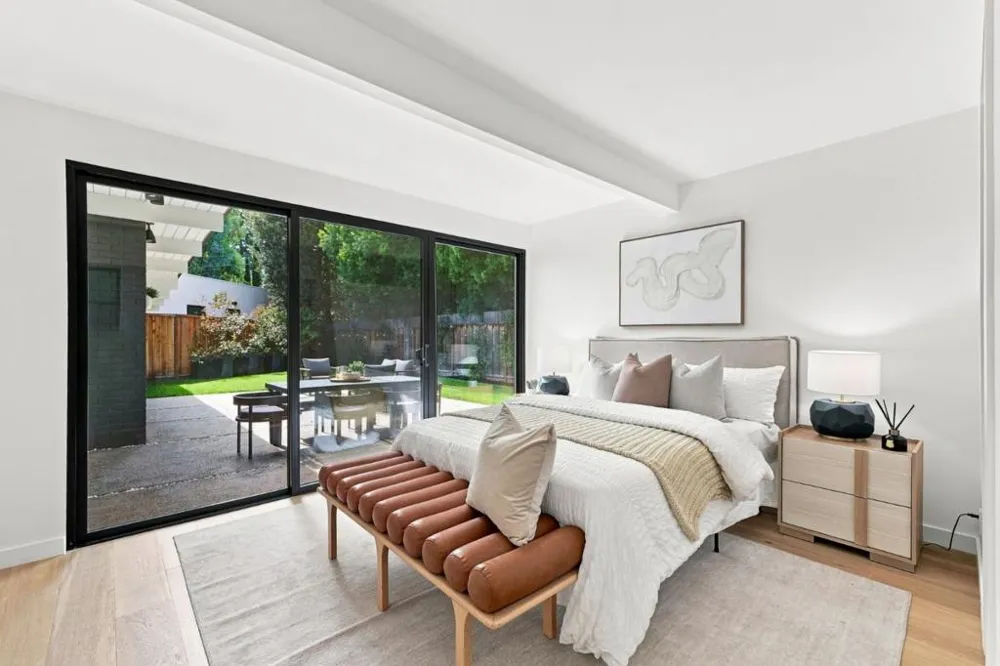 3992 Bibbits Drive Palo Alto, CA 94303