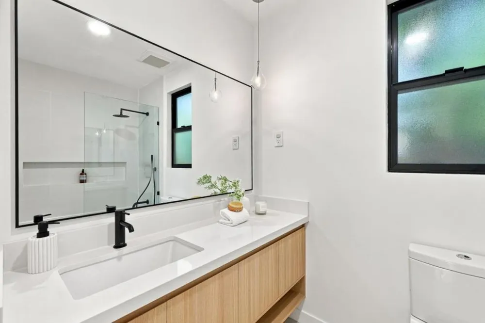 3992 Bibbits Drive Palo Alto, CA 94303