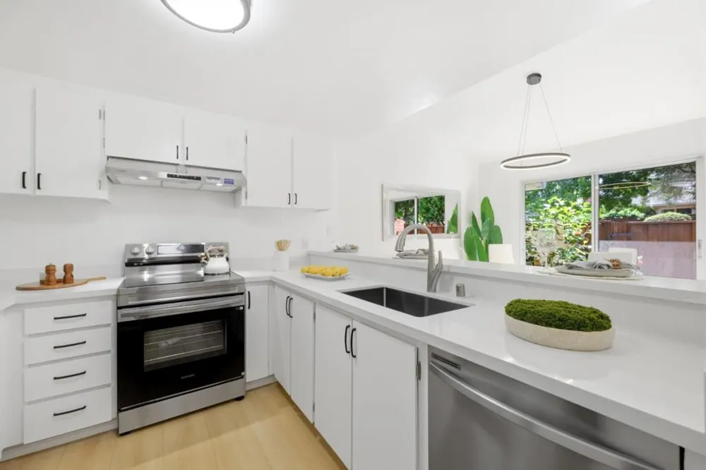 10939 Northshore Square Cupertino, CA 95014