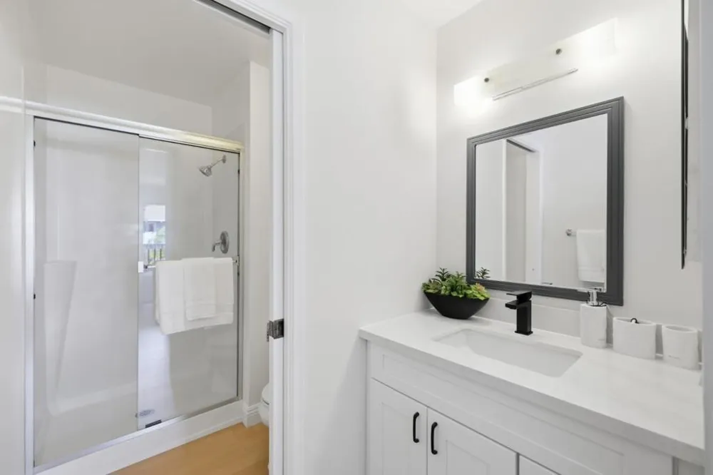 10939 Northshore Square Cupertino, CA 95014