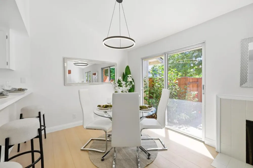 10939 Northshore Square Cupertino, CA 95014