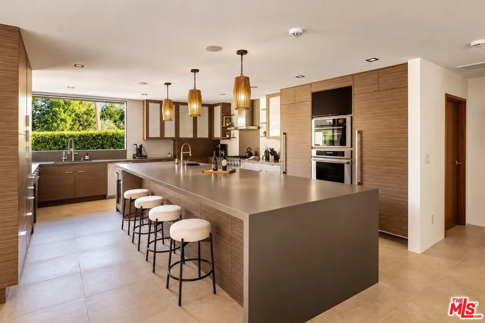 9991 Liebe Drive Los Angeles, CA 90210