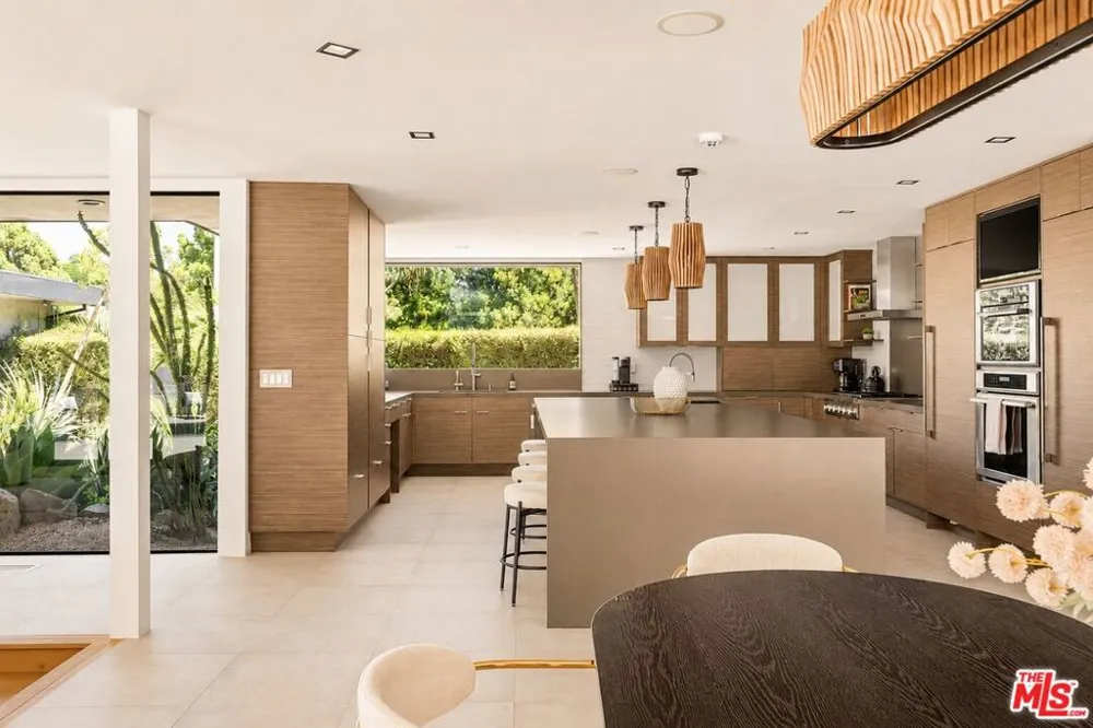 9991 Liebe Drive Los Angeles, CA 90210