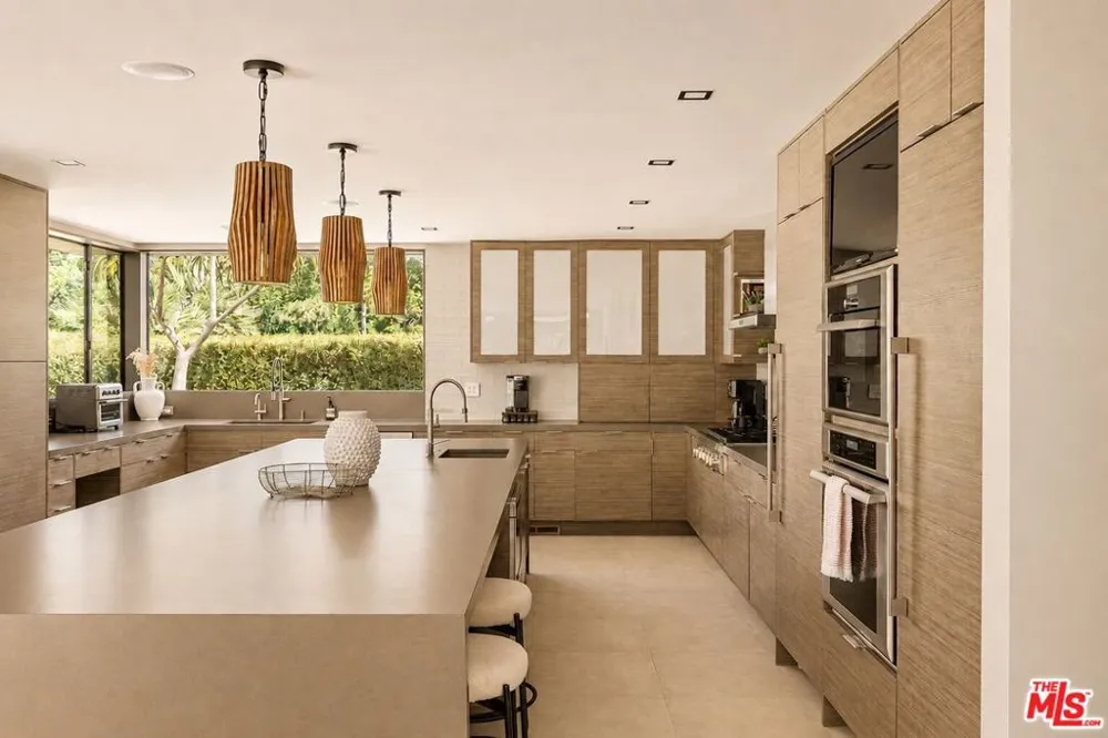 9991 Liebe Drive Los Angeles, CA 90210