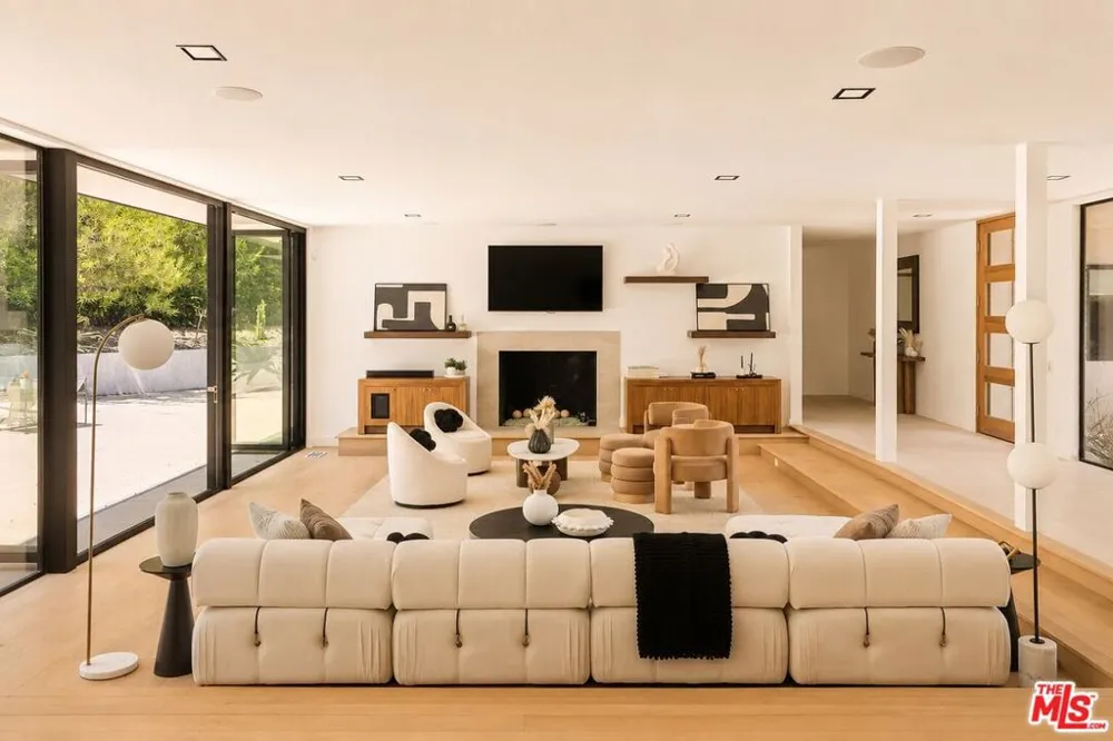 9991 Liebe Drive Los Angeles, CA 90210