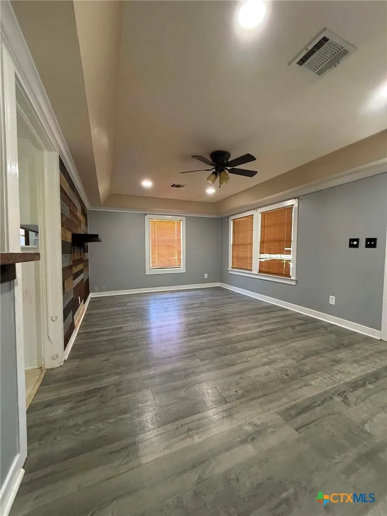 206 W Avenue B Lampasas, TX 76550