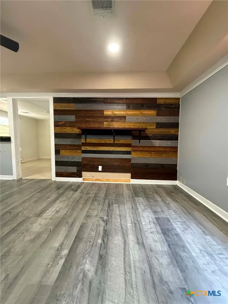 206 W Avenue B Lampasas, TX 76550