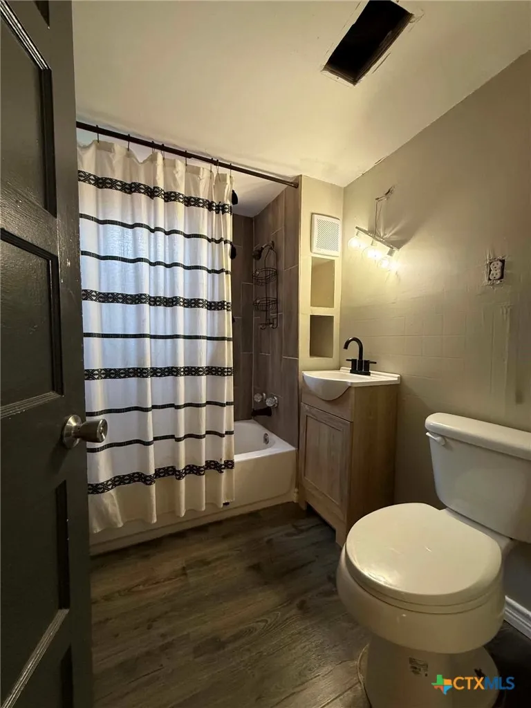 206 W Avenue B Lampasas, TX 76550