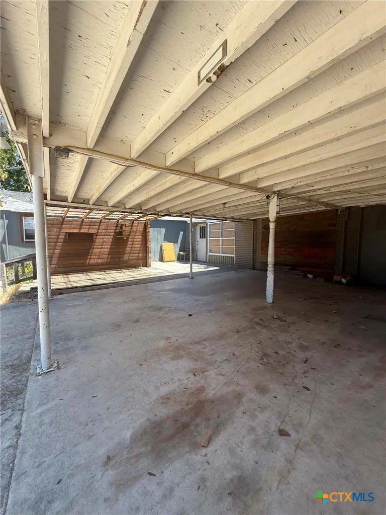 206 W Avenue B Lampasas, TX 76550