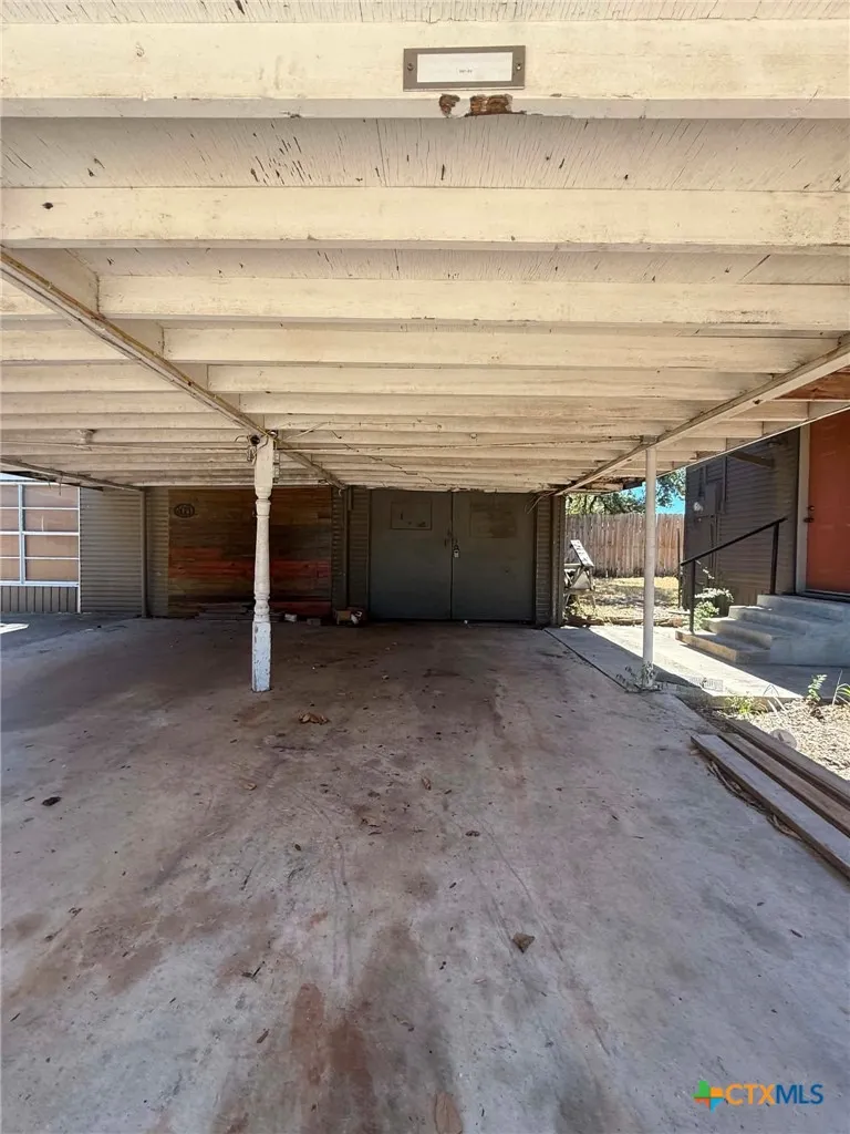 206 W Avenue B Lampasas, TX 76550
