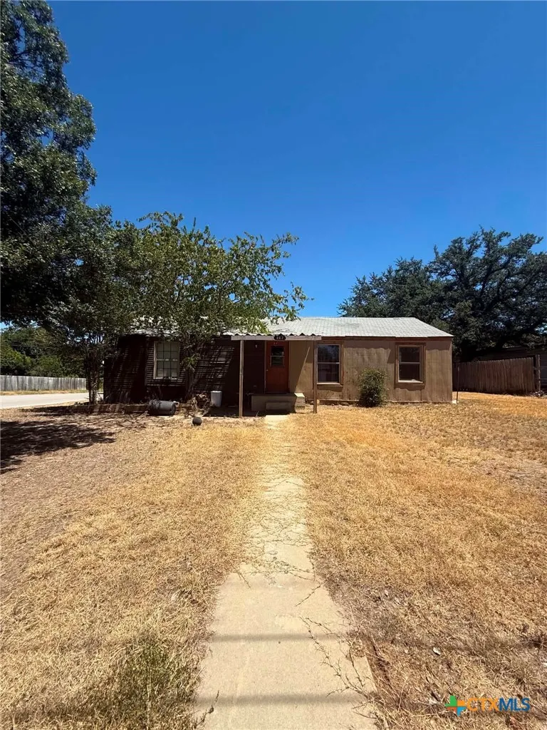 207 Broad Street Lampasas, TX 76550