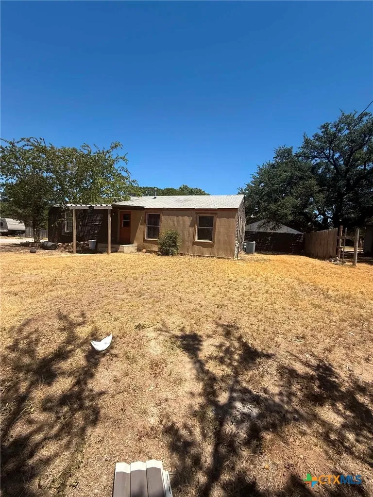 207 Broad Street Lampasas, TX 76550