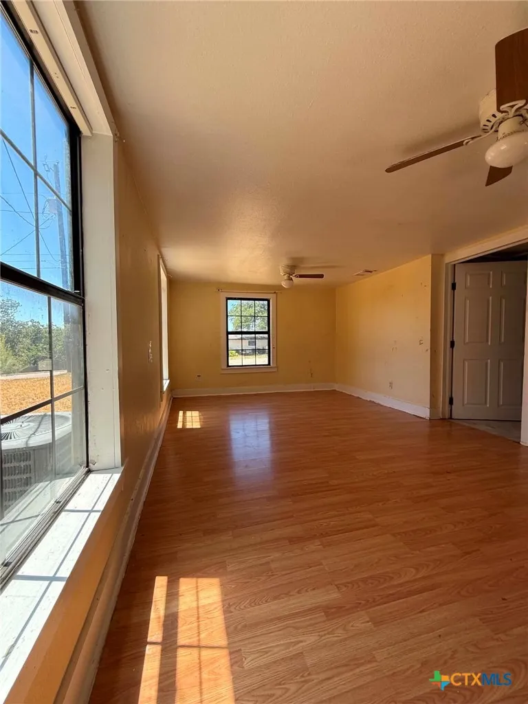 207 Broad Street Lampasas, TX 76550