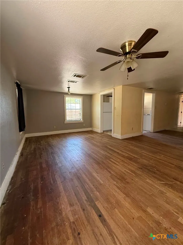 207 Broad Street Lampasas, TX 76550