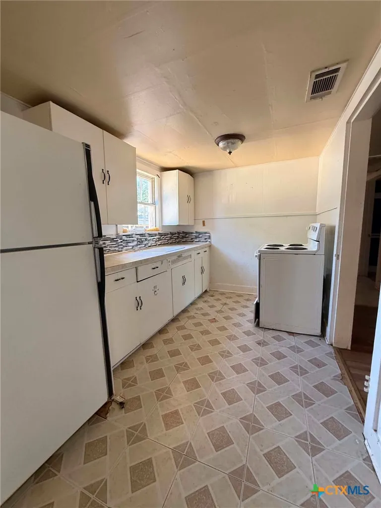 207 Broad Street Lampasas, TX 76550