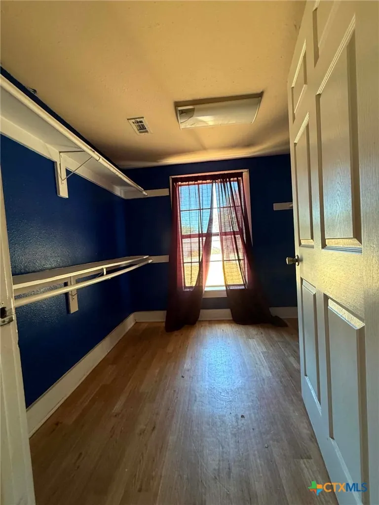 207 Broad Street Lampasas, TX 76550
