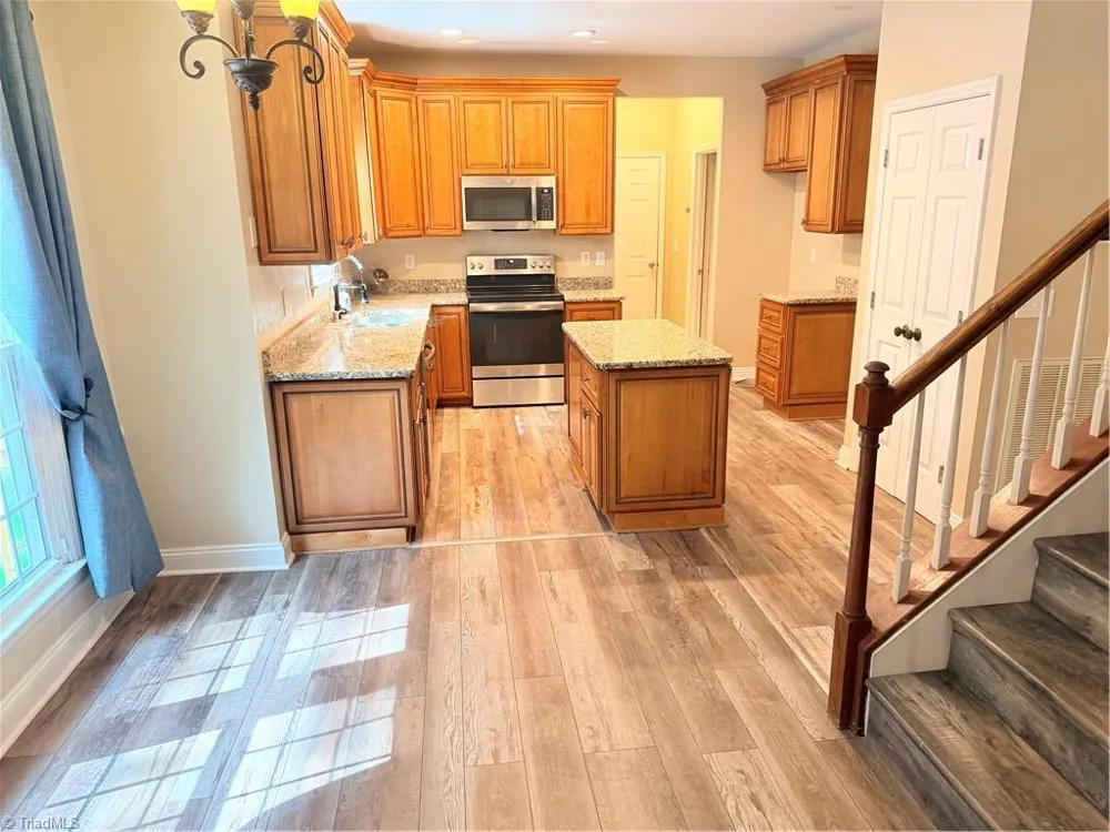 7605 Keating Drive Stokesdale, NC 27310