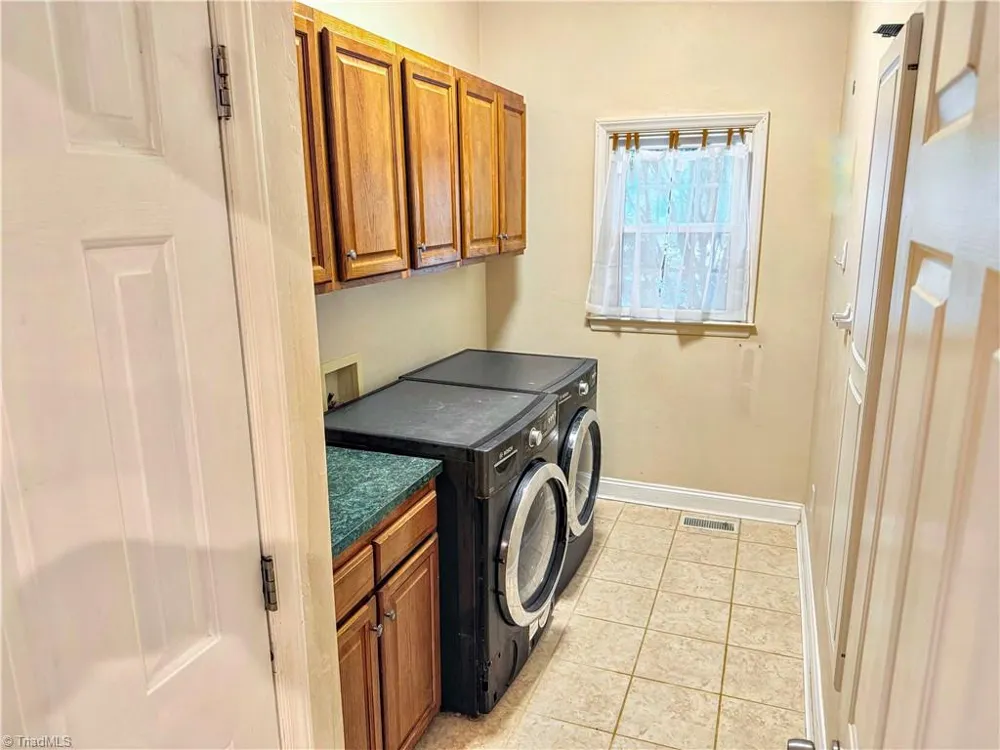 7605 Keating Drive Stokesdale, NC 27310