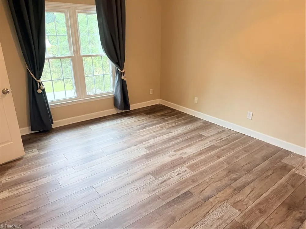7605 Keating Drive Stokesdale, NC 27310