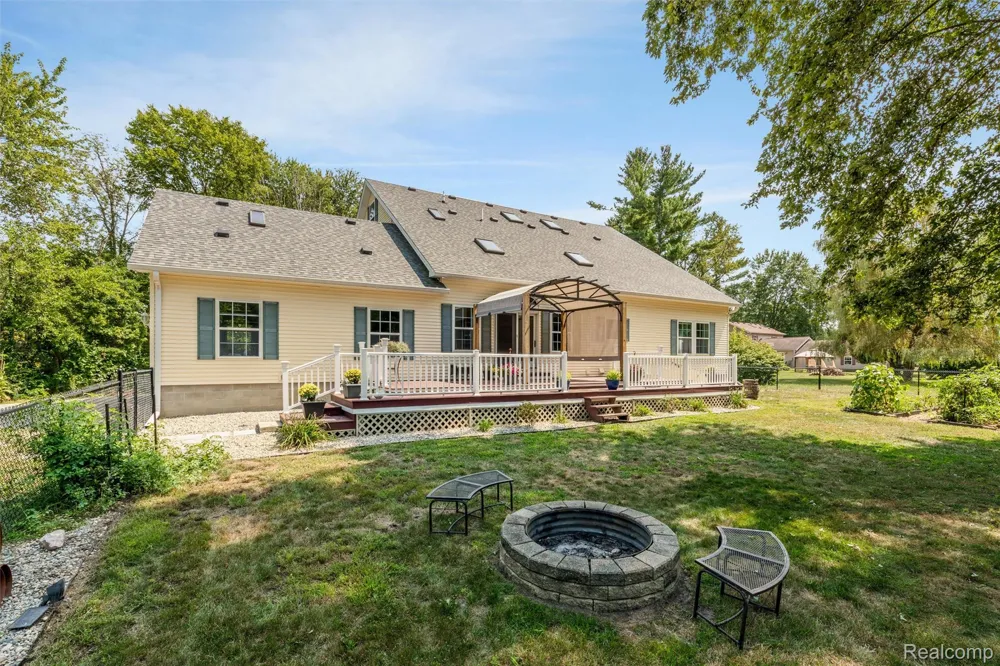21280 Merriman Road Huron Charter Township, MI 48164