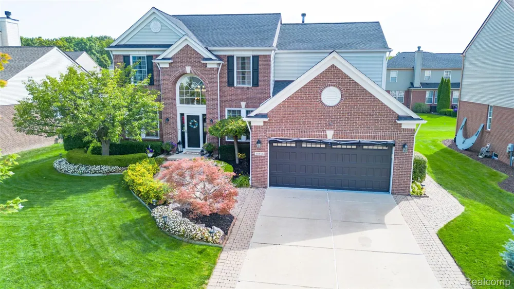 48806 Michaywe Drive Macomb Township, MI 48044