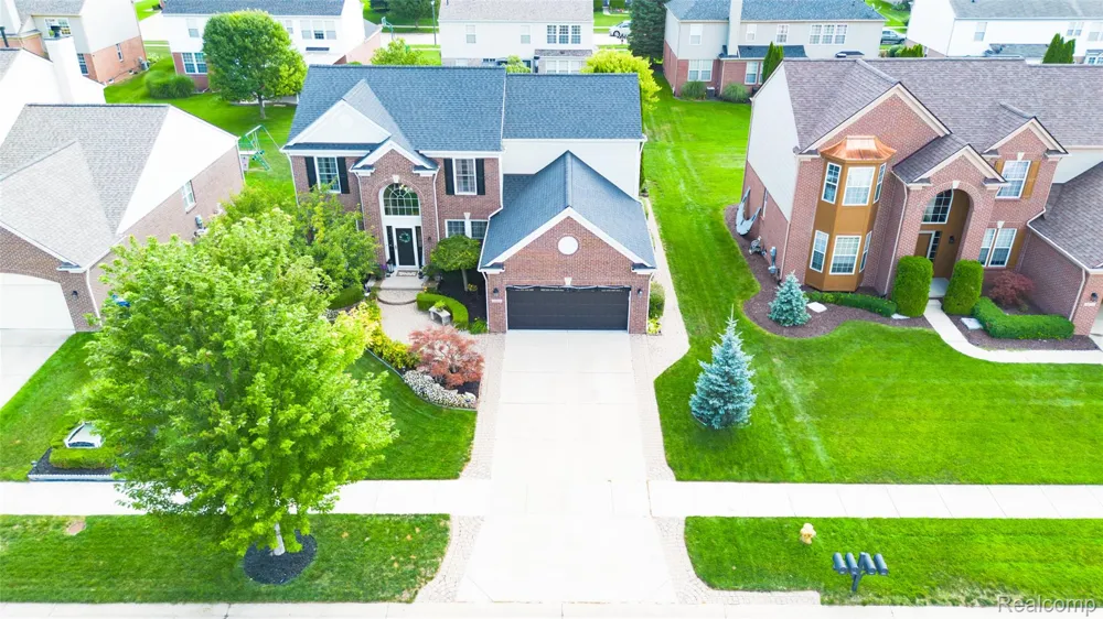 48806 Michaywe Drive Macomb Township, MI 48044