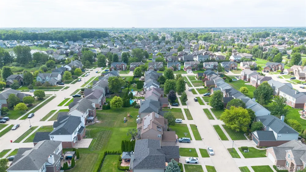 48806 Michaywe Drive Macomb Township, MI 48044