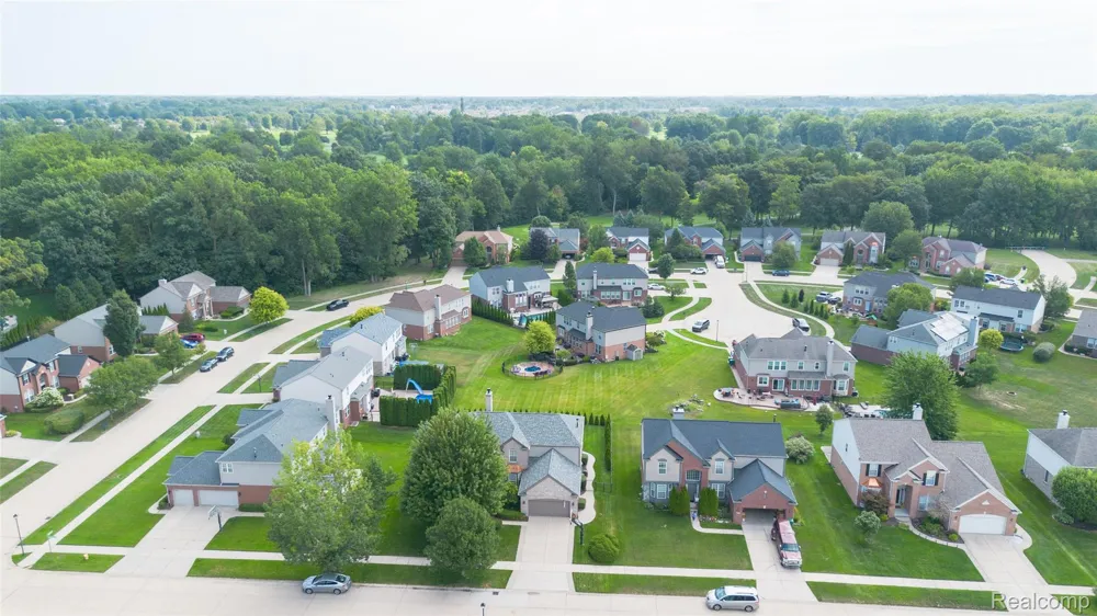 48806 Michaywe Drive Macomb Township, MI 48044