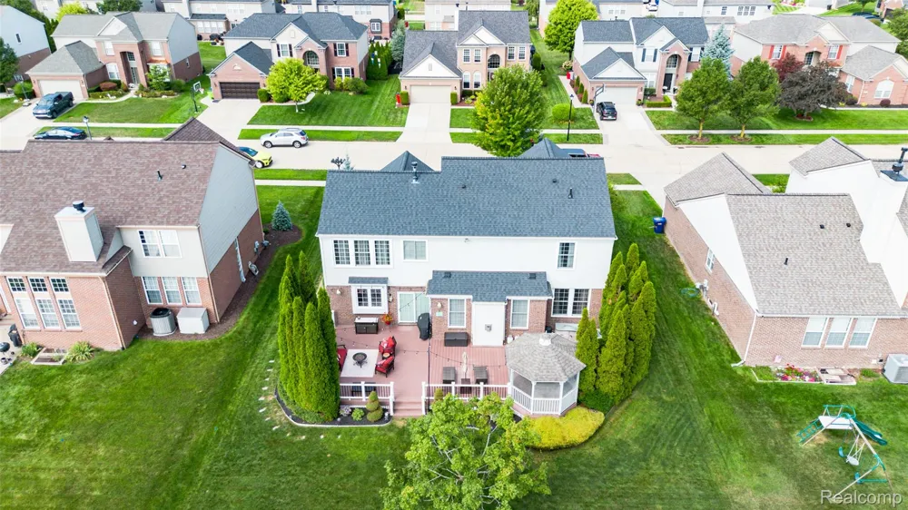 48806 Michaywe Drive Macomb Township, MI 48044