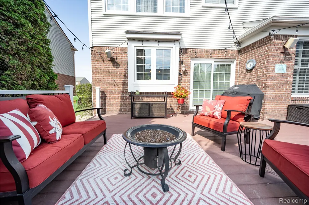 48806 Michaywe Drive Macomb Township, MI 48044