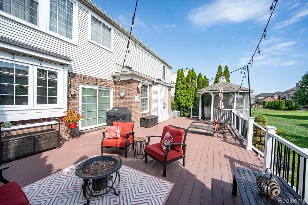 48806 Michaywe Drive Macomb Township, MI 48044