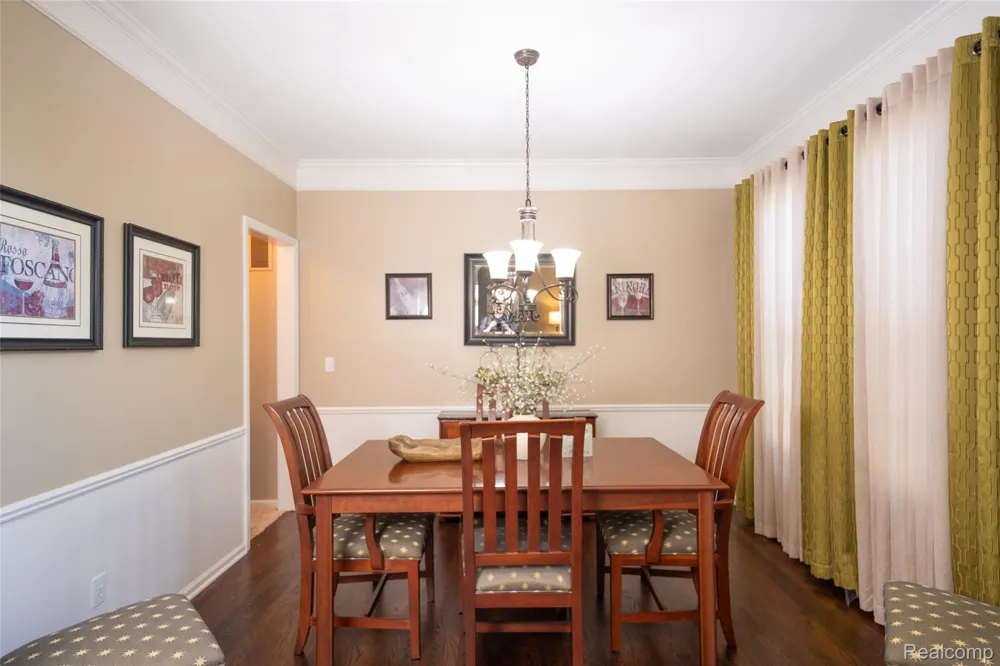 48806 Michaywe Drive Macomb Township, MI 48044