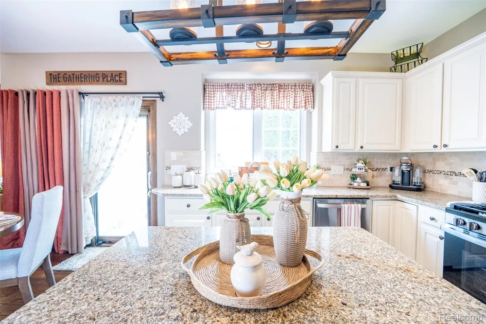 48806 Michaywe Drive Macomb Township, MI 48044
