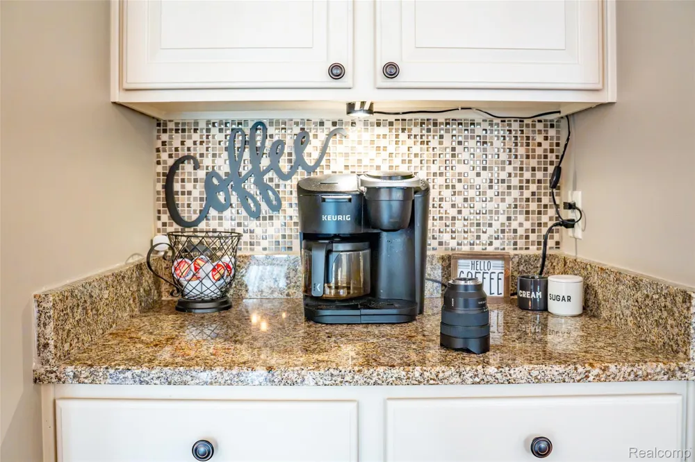 48806 Michaywe Drive Macomb Township, MI 48044