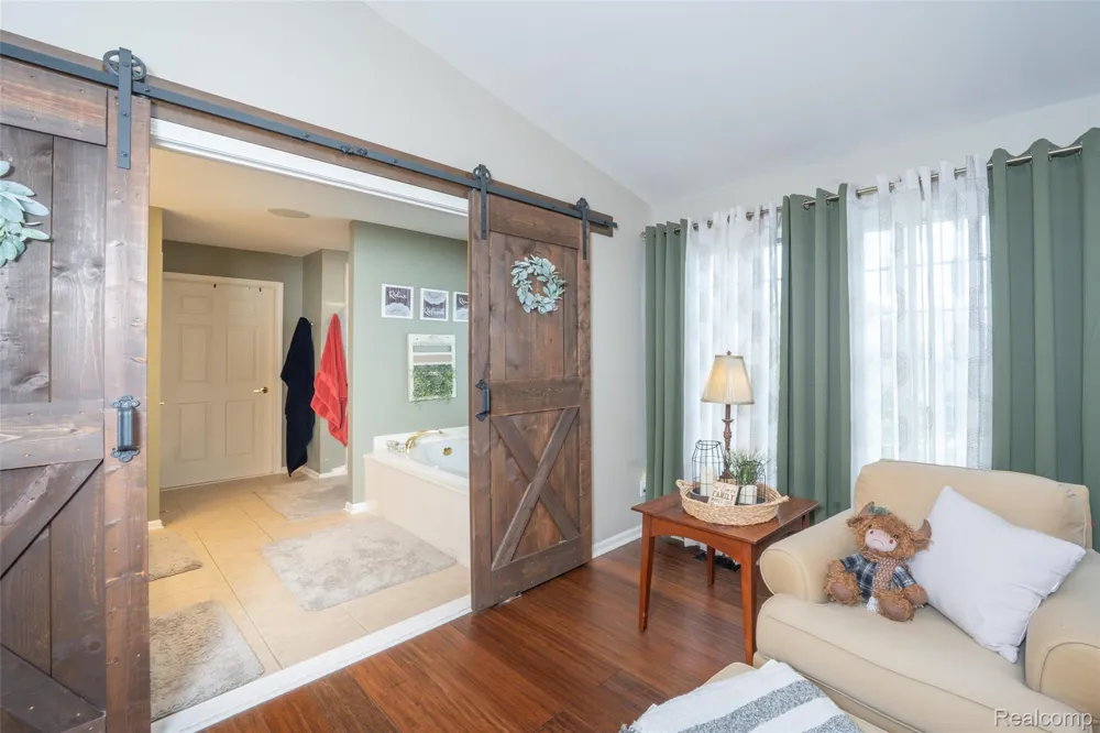 48806 Michaywe Drive Macomb Township, MI 48044