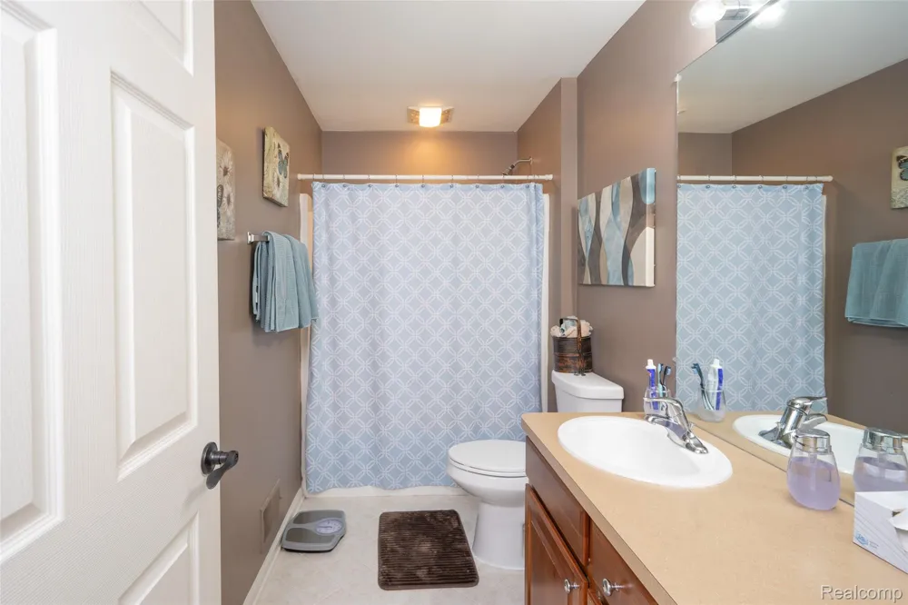 48806 Michaywe Drive Macomb Township, MI 48044